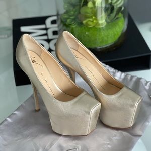 GUISEPPE ZANOTTI PUMPS SIZE 37 1/2